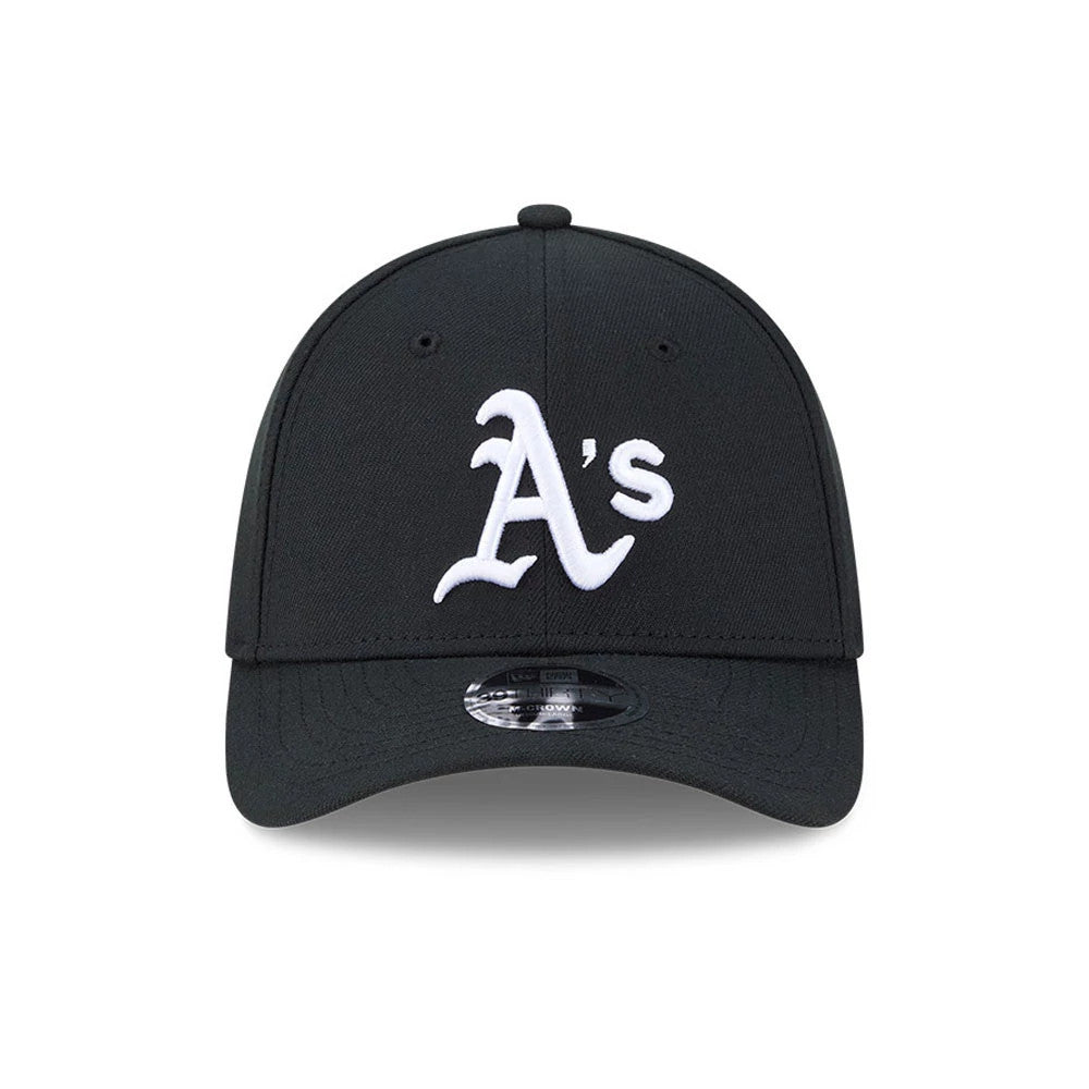 Athletics MLB Black New Era 39THIRTY M-Crown Stretch Fit Cap, front view showing the raised white embroidered A's logo on the front panel, with a curved black visor and a 39THIRTY size sticker on the visor.