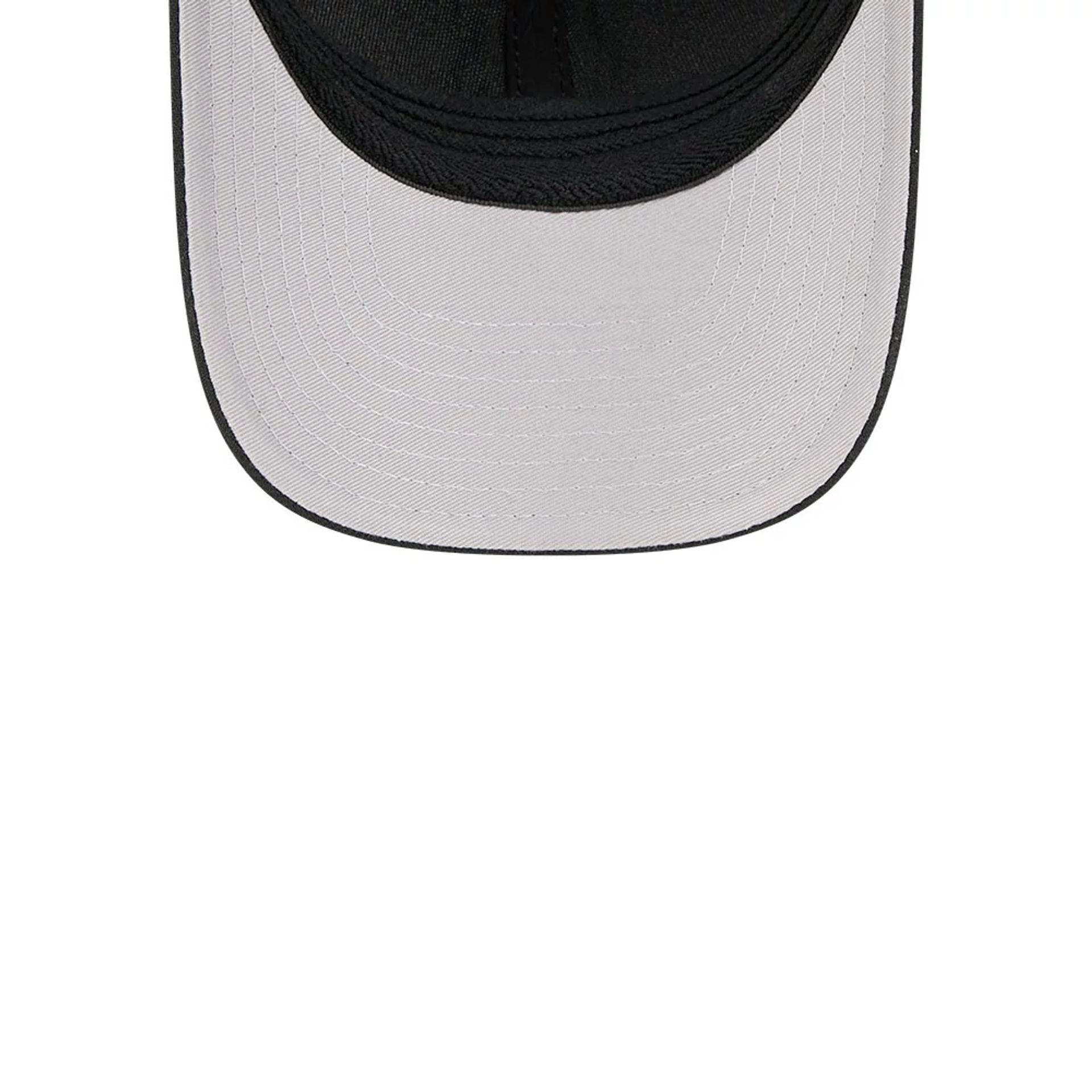 Pictured is this MLB Outline New York Mets 39THIRTY M-Crown Stretch Fit cap in black. 2