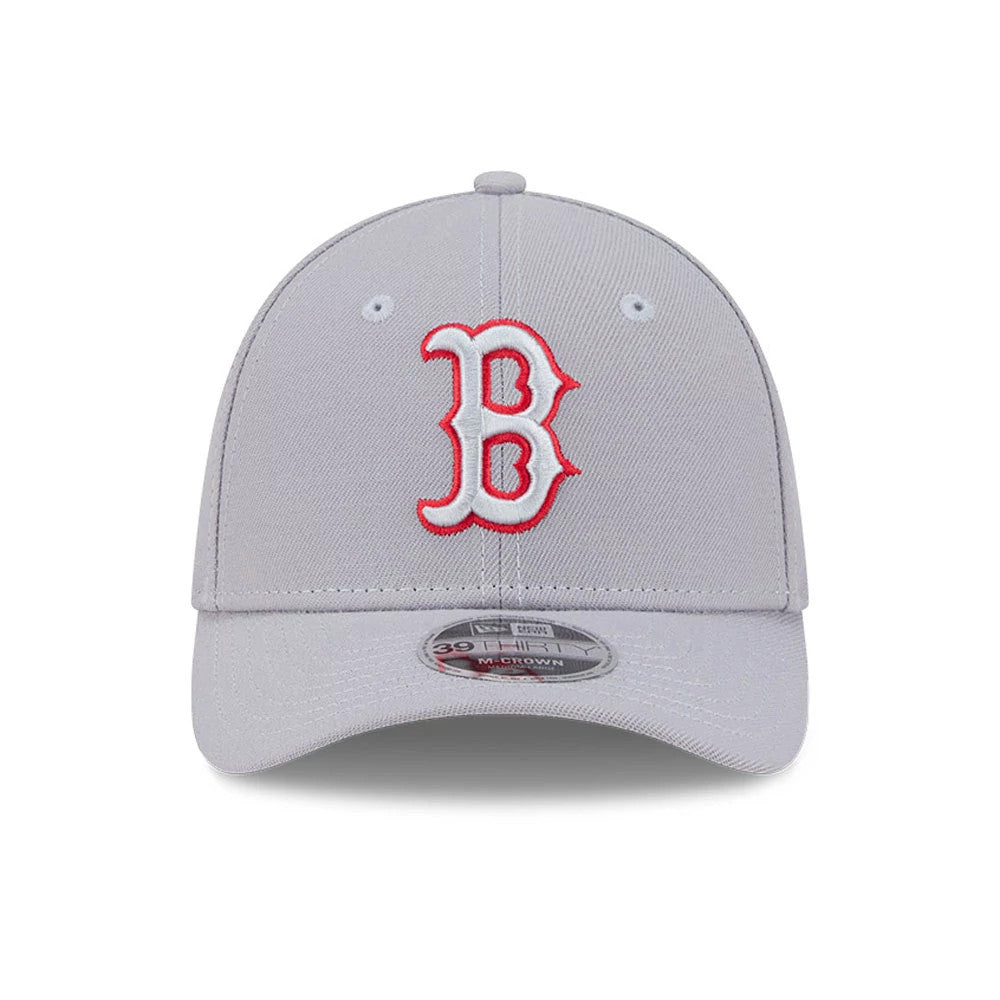 Boston Red Sox MLB Grey New Era 39THIRTY M-Crown Stretch Fit Cap, front view showing the raised red embroidered B logo on the structured grey crown and a 39THIRTY size sticker on the curved grey visor.