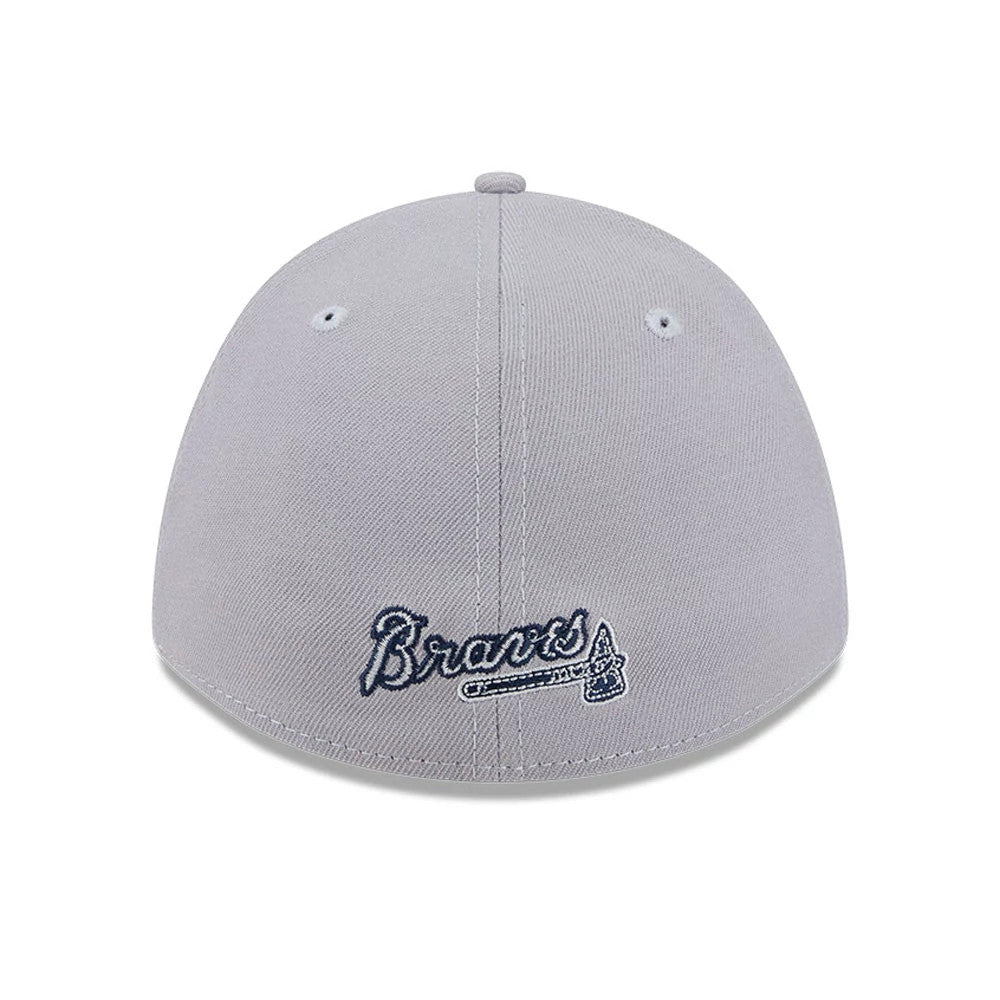 Pictured is this MLB Atlanta Braves 39THIRTY M-Crown Stretch Fit cap in grey. 4