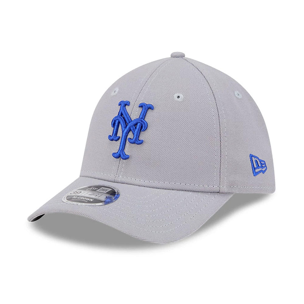 New York Mets MLB Grey New Era 39THIRTY M-Crown Stretch Fit Cap, three-quarter view showing the royal blue raised embroidered Mets logo on the front panel, pre-curved grey visor and grey 39THIRTY size sticker.