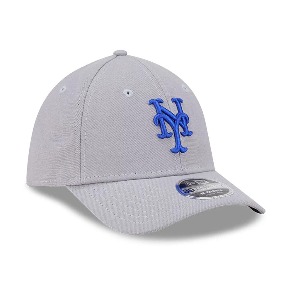 New York Mets MLB Grey New Era 39THIRTY M-Crown Stretch Fit Cap, three-quarter view showing the blue embroidered logo on the front panel, curved grey visor with a 39THIRTY size sticker, and white eyelets on the crown.
