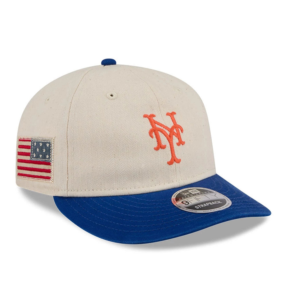 New York Mets MLB Americana Herringbone White Retro Crown New Era 9FIFTY Adjustable Cap, three-quarter view showing the orange Mets logo in flat embroidery on the front panel, American flag patch on the side.