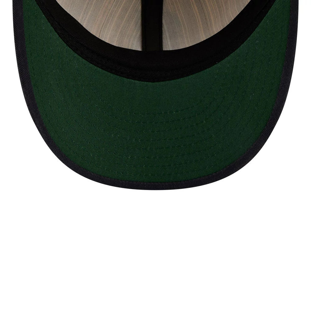 Seattle Mariners MLB Americana Herringbone White Retro Crown New Era 9FIFTY Adjustable Cap, inside view showing a green undervisor, beige inner taping and a black sweatband lining the cap's interior.