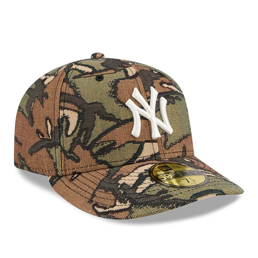 New York Yankees MLB Jacquard Camo New Era 59FIFTY Fitted Cap, three-quarter view showing the raised white embroidered NY logo on the front panel and gold 59FIFTY size sticker on the flat camo visor.