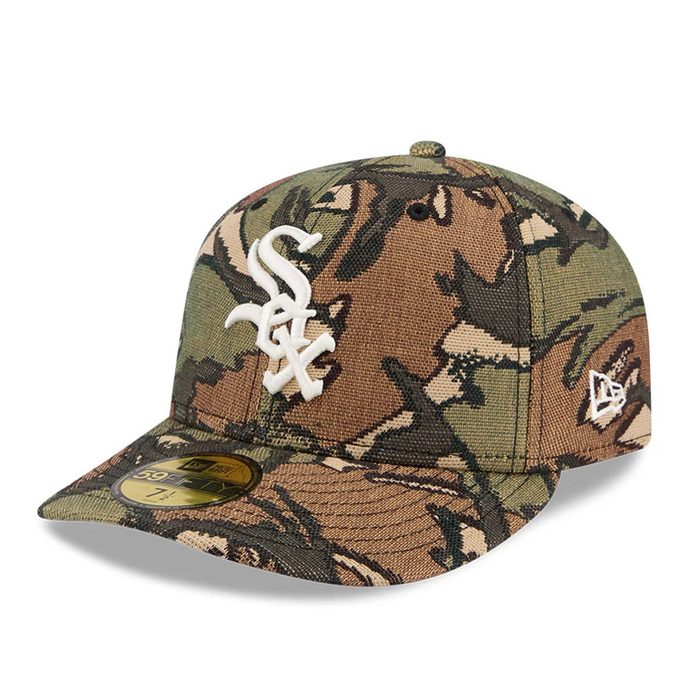 Chicago White Sox MLB Jacquard Camo New Era 59FIFTY Fitted Cap, three-quarter view showing the white raised embroidered Sox logo on the front panels, set against a camo pattern with a flat visor and gold 59FIFTY size sticker.
