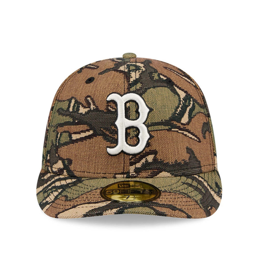 Boston Red Sox MLB Jacquard Camo New Era 59FIFTY Fitted Cap, front view showing a white embroidered B logo on a brown camo print crown and visor with a gold 59FIFTY size sticker on the flat visor.
