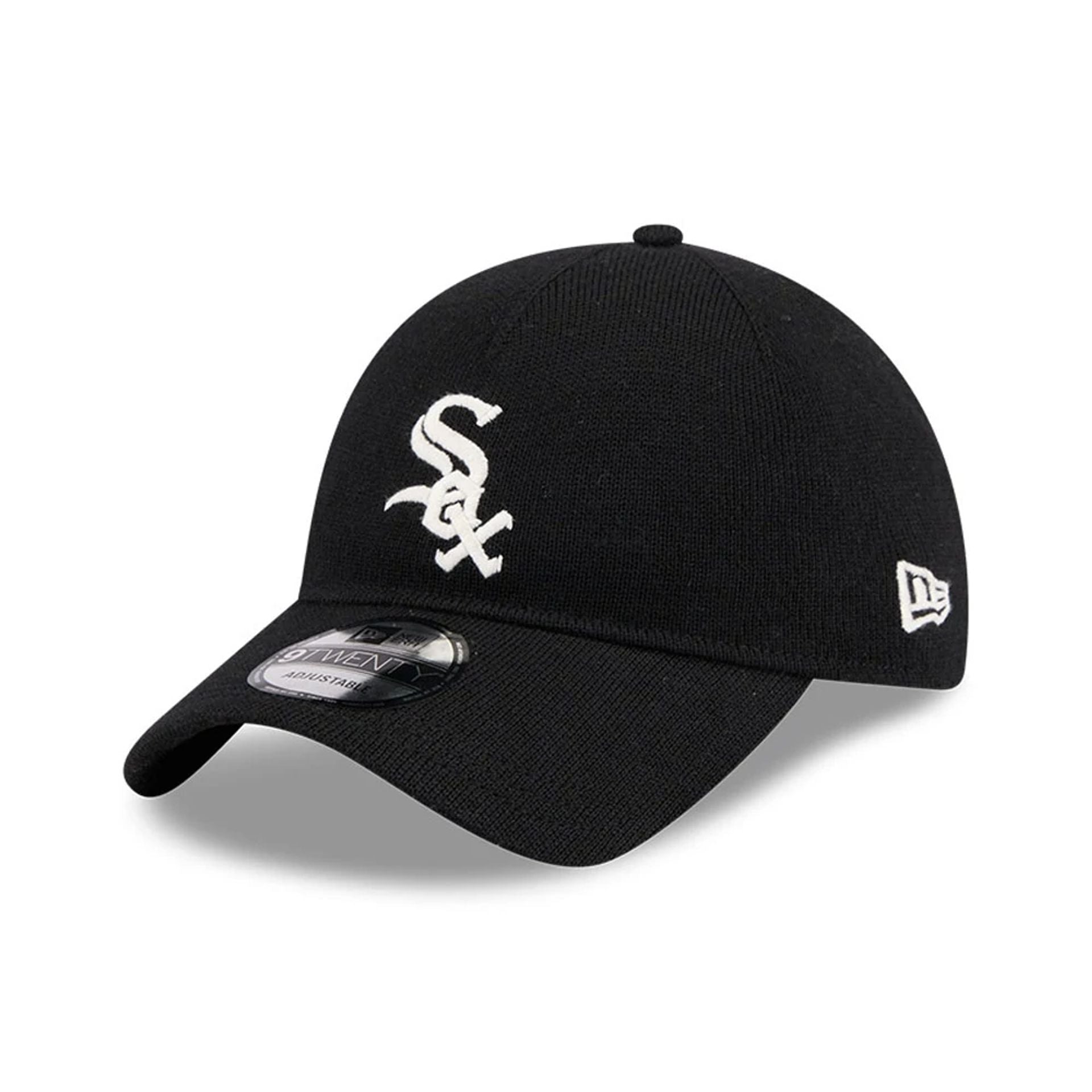 This is a Chicago White Sox MLB Merino Wool Black 9TWENTY Adjustable Cap 1