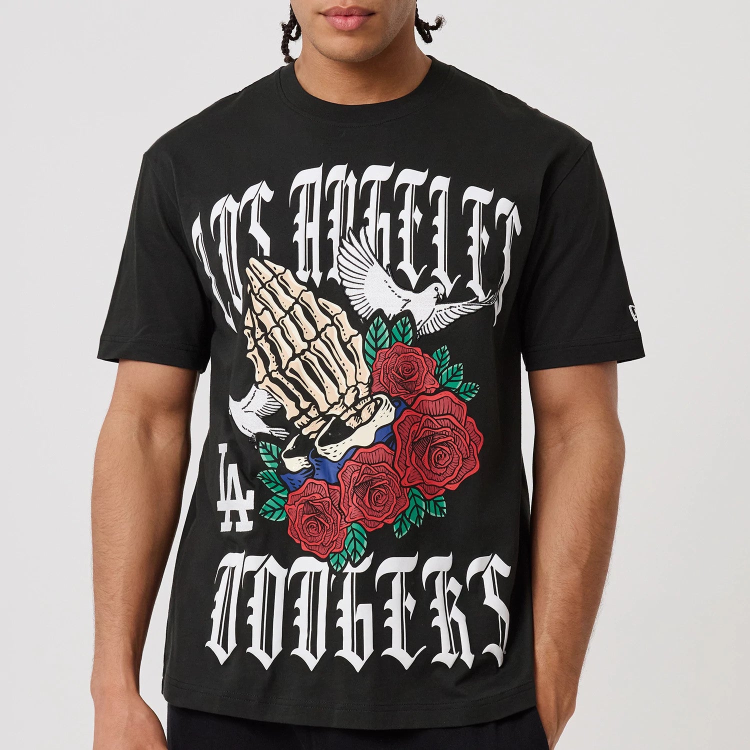 The model is wearing this MLB Script Graphic LA Dodgers T-Shirt in black. 3