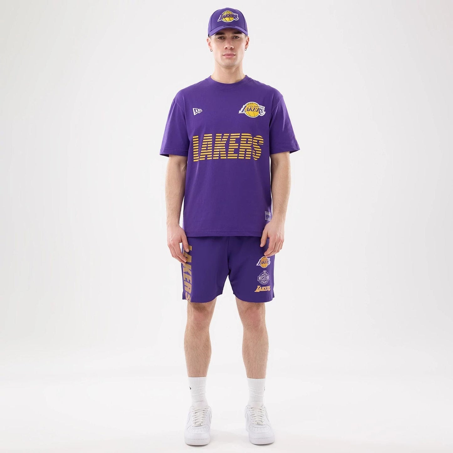 The model is wearing this NBA Match LA Lakers T-Shirt in purple. 6