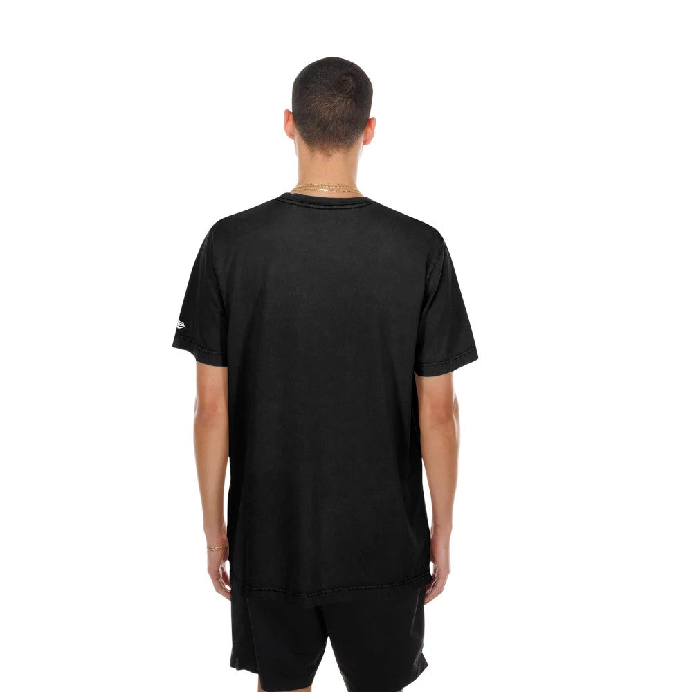 The model is wearing this MLB Sport Classic LA Dodgers T-Shirt in black. 2