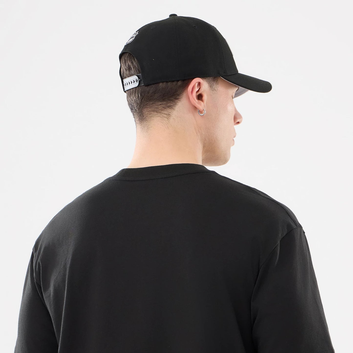 The model is wearing this NHL Sport Classic LA Kings T-Shirt in black. 5