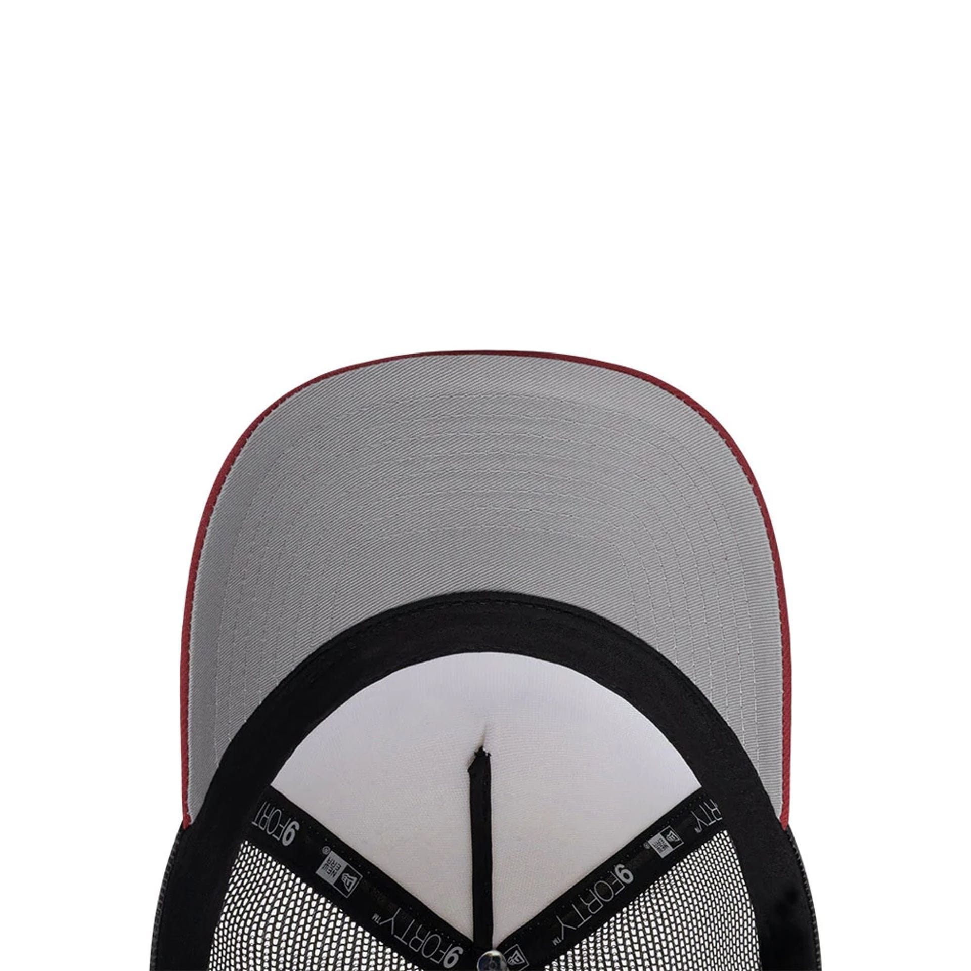 Pictured is this Liga MX Pumas Unam 9FORTY M-Crown A-Frame Trucker cap in white. 2