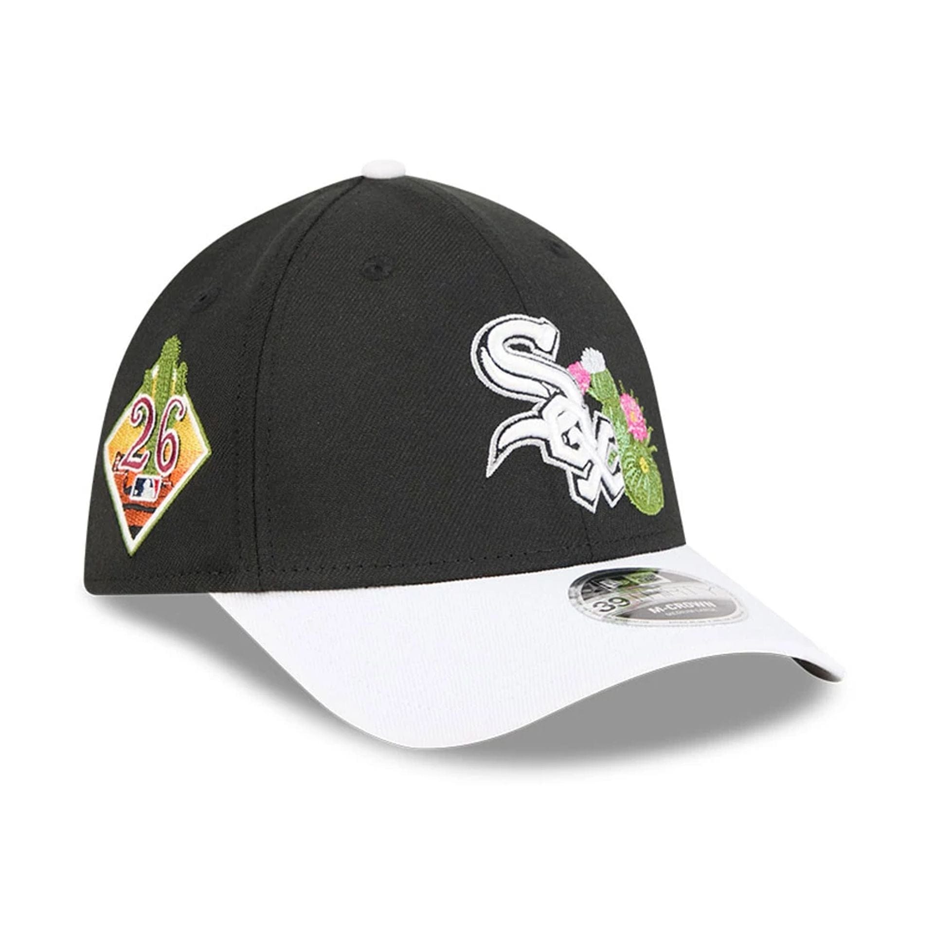 Pictured is this MLB Spring Training 2026 Chicago White Sox 39THIRTY M-Crown Stretch Fit cap in black. 1