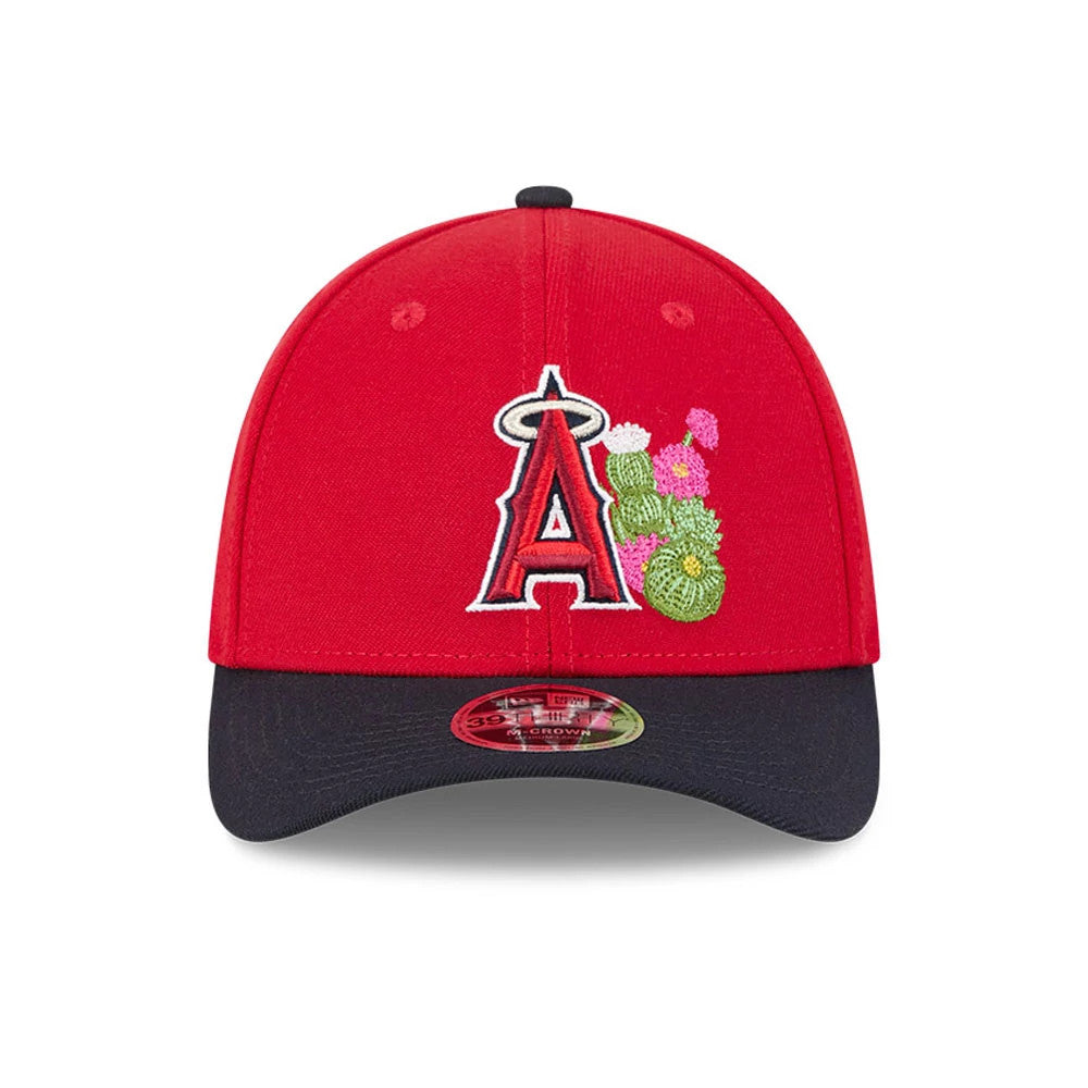 LA Angels MLB Spring Training 2026 Red New Era 39THIRTY M-Crown Stretch Fit Cap, front view showing an embroidered Angels logo with floral details on the red structured front panels, and a black curved visor with a 39THIRTY size sticker.