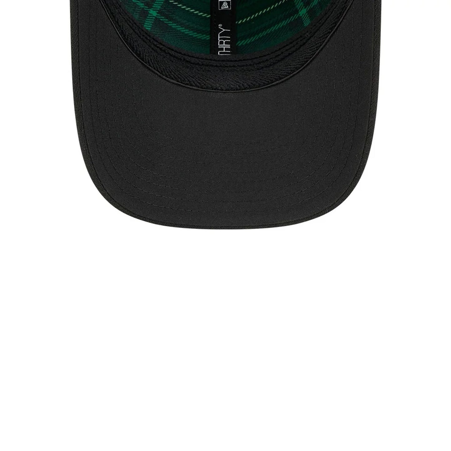 Pictured is this MLB Saint Patrick's Day Chicago White Sox 39THIRTY M-Crown A-Frame Stretch Fit cap in black. 7
