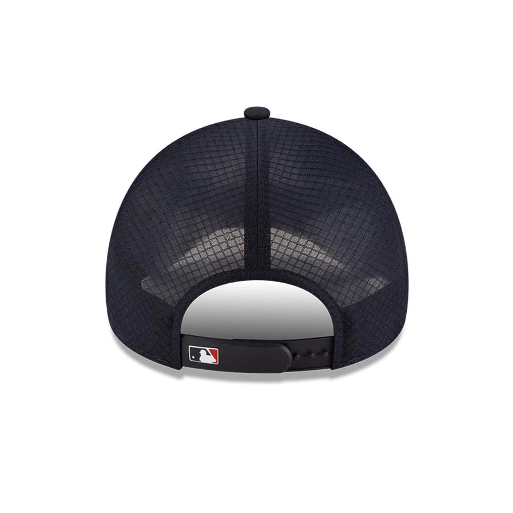 Pictured is this MLB Batting Practice 2026 Cleveland Guardians 9FORTY Apex cap in navy. 4