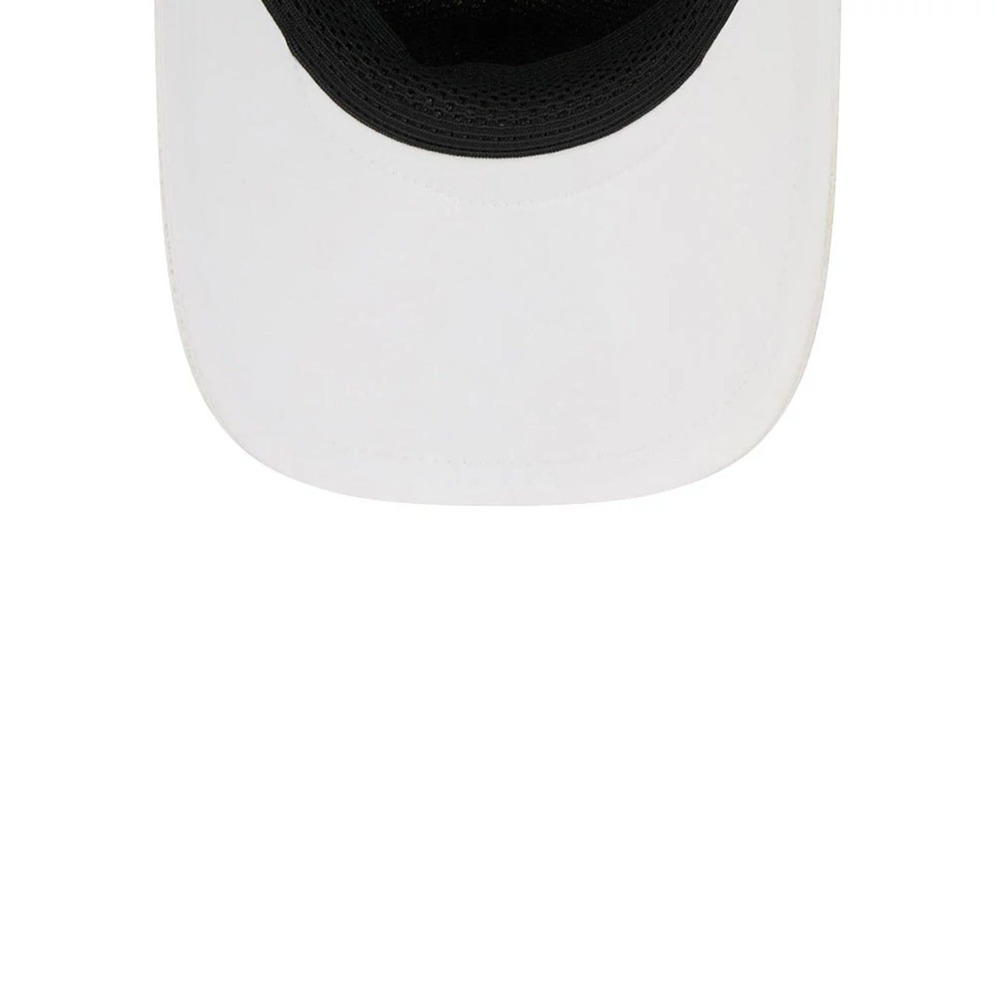 Pictured is this MLB Batting Practice 2026 Chicago White Sox 9FORTY Apex cap in white. 7