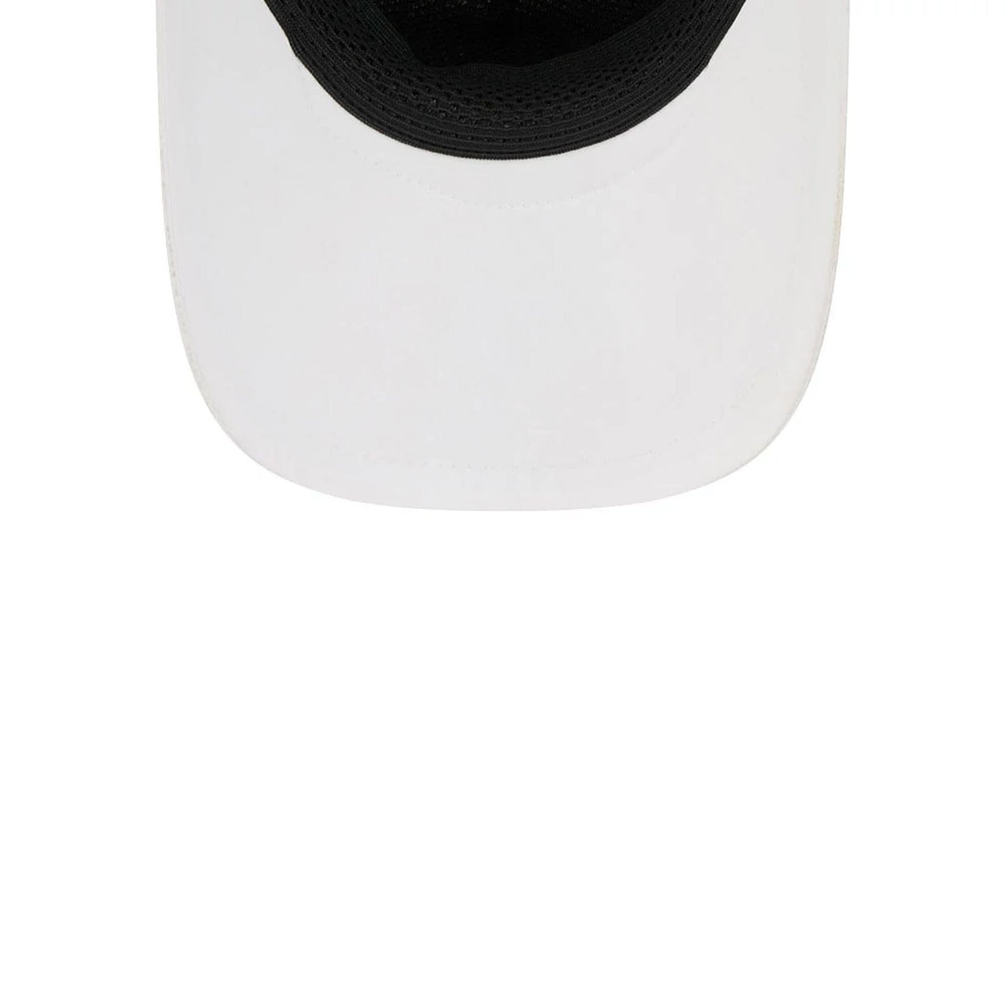 Pictured is this MLB Batting Practice 2026 Chicago White Sox 9FORTY Apex cap in white. 7