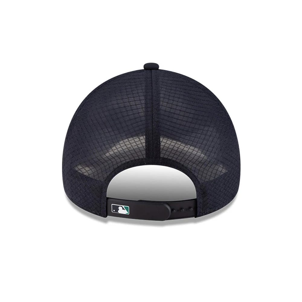 Pictured is this MLB Batting Practice 2026 Seattle Mariners 9FORTY Apex cap in navy. 4