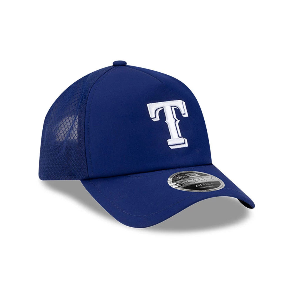Texas Rangers MLB Batting Practice 2026 Dark Blue New Era 9FORTY Apex Adjustable Cap, three-quarter view showing the white embroidered T logo on the front panel, mesh pattern on the side and a 9FORTY size sticker on the curved visor.