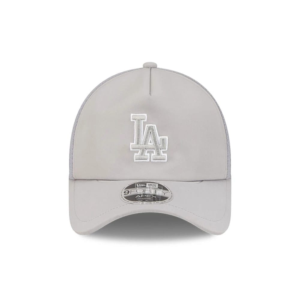 Pictured is this MLB Batting Practice 2026 LA Dodgers 9FORTY Apex cap in grey. 3