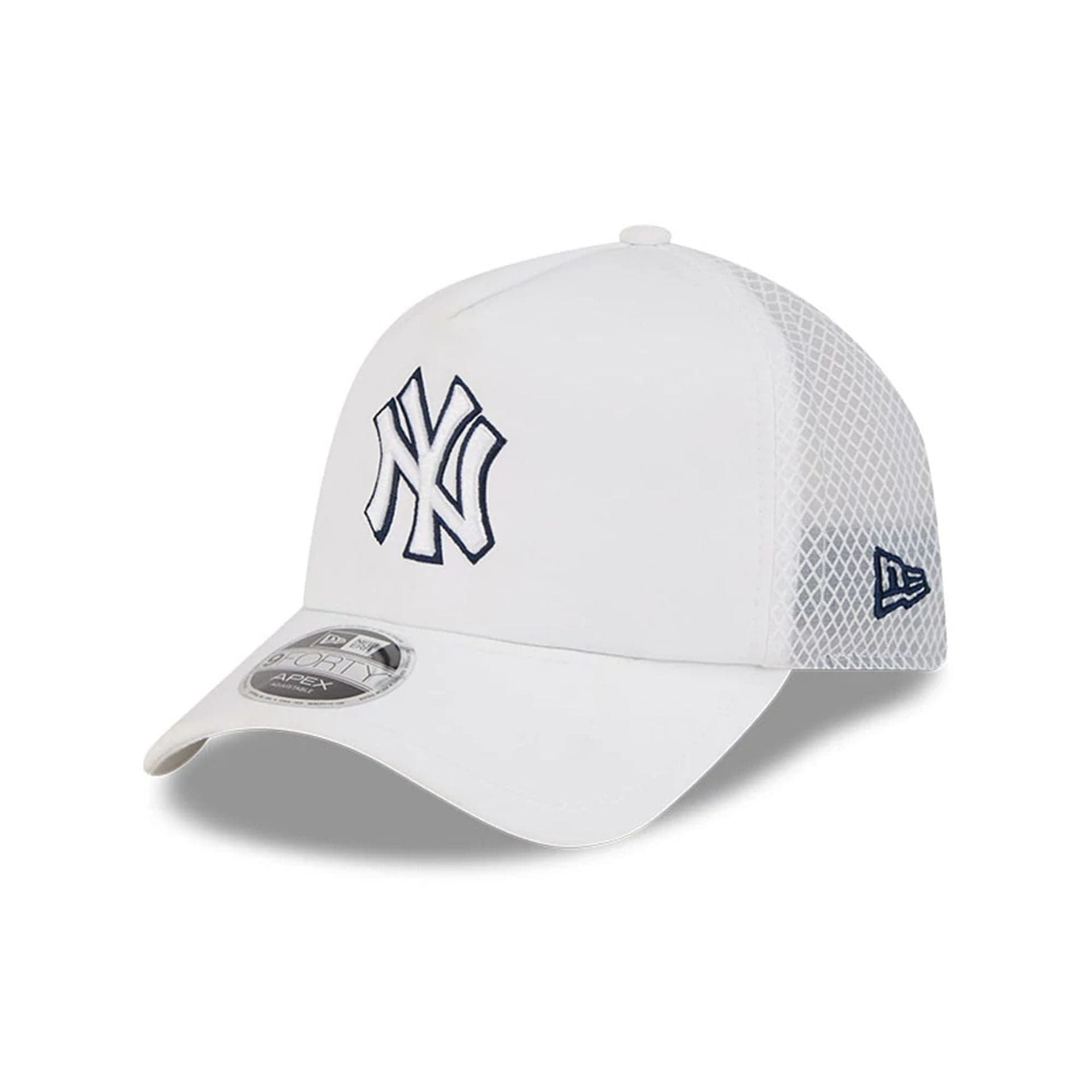 Pictured is this MLB Batting Practice 2026 New York Yankees 9FORTY Apex cap in white. 1