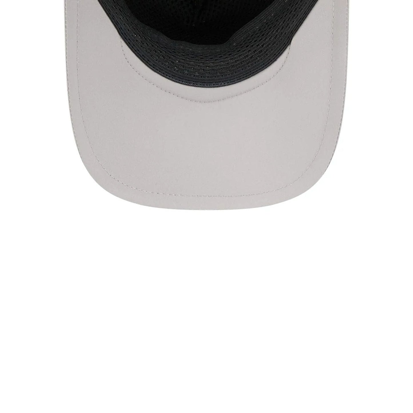 Pictured is this MLB Batting Practice 2026 New York Yankees 9FORTY Apex cap in grey. 7