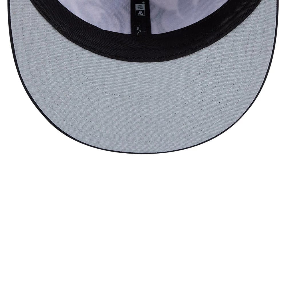 Pictured is this MLB Grow New York Yankees 9FIFTY Snapback cap in navy. 2