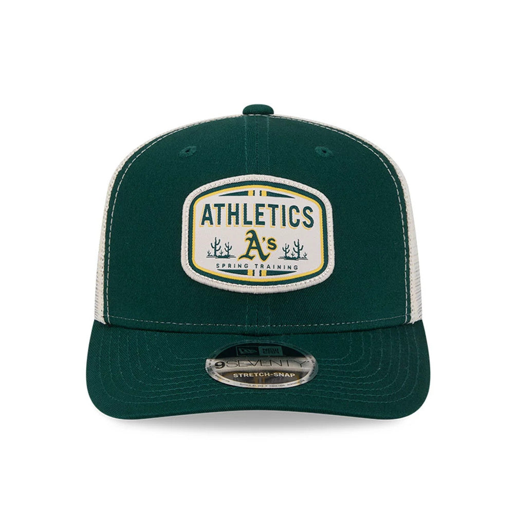 Athletics MLB Patch Dark Green New Era 9SEVENTY Stretch Snap Adjustable Cap, front view with embroidered patch logo featuring ATHLETICS and A’s on the front panels, dark green visor and 9SEVENTY size sticker on the visor.