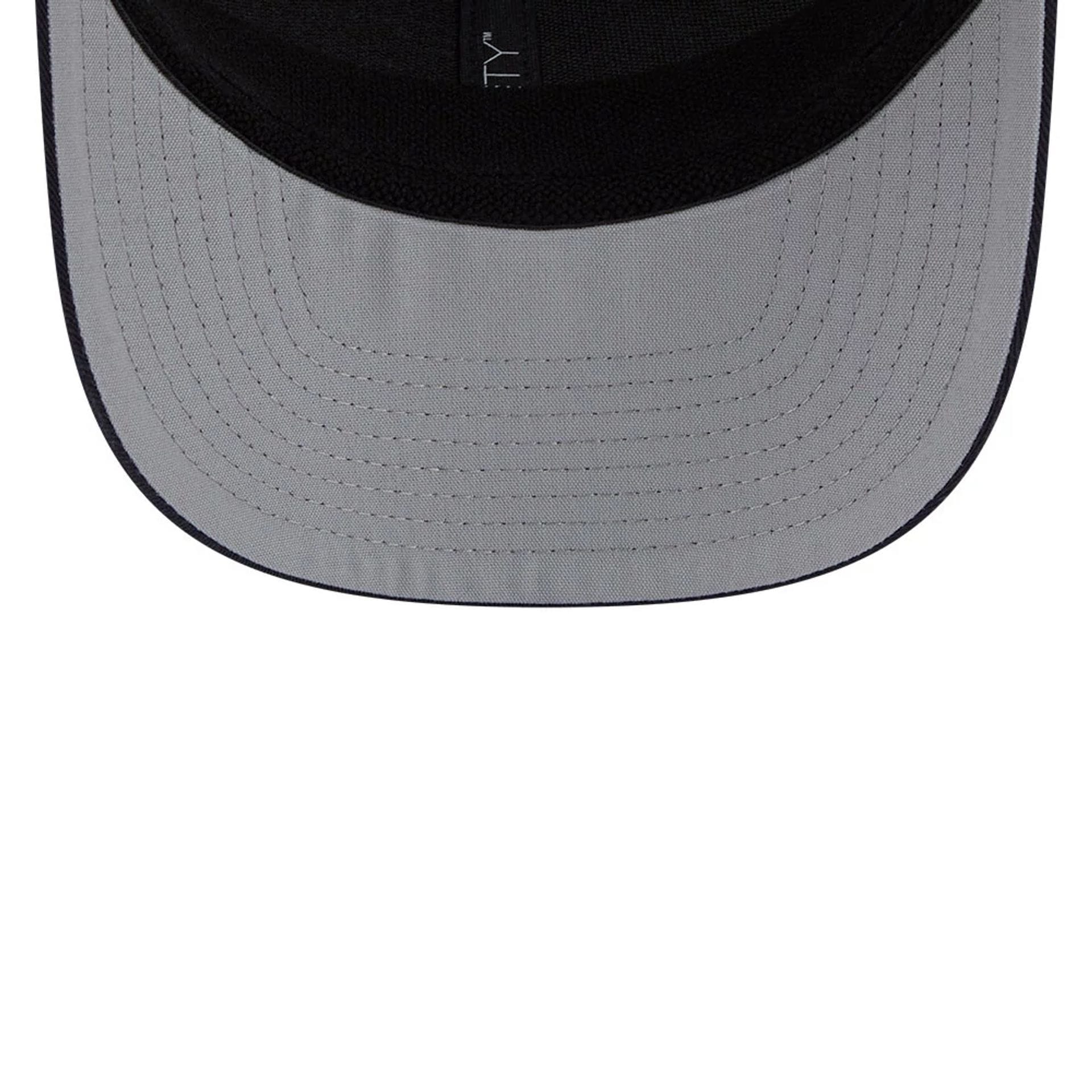 Pictured is this MLB Patch New York Yankees 9SEVENTY Stretch Snap cap in navy. 2