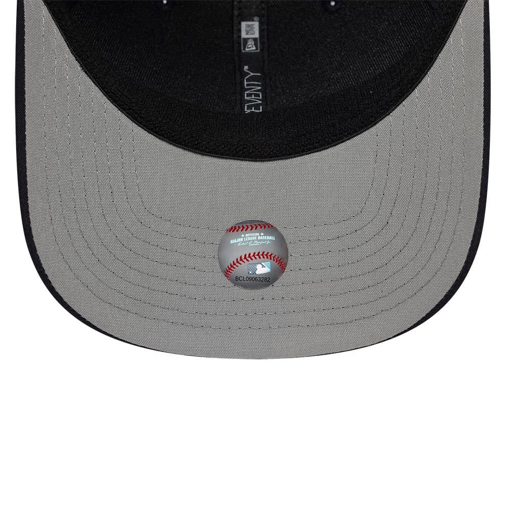 Pictured is this MLB Circles Detroit Tigers 9SEVENTY Stretch Snap cap in navy. 2