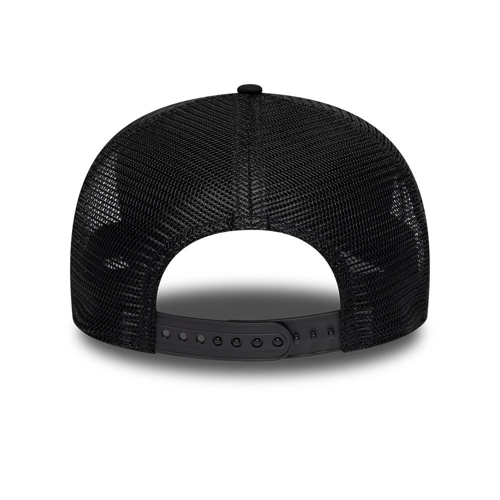 Pictured is this MLB Circles Chicago White Sox 9SEVENTY Stretch Snap cap in black. 7