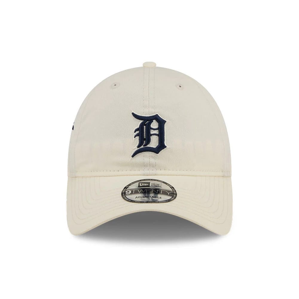 Detroit Tigers MLB Colours White New Era 9TWENTY Adjustable Cap, front view showing the raised navy embroidered D logo on the front panel, with a curved visor and a 9TWENTY size sticker on the white fabric.