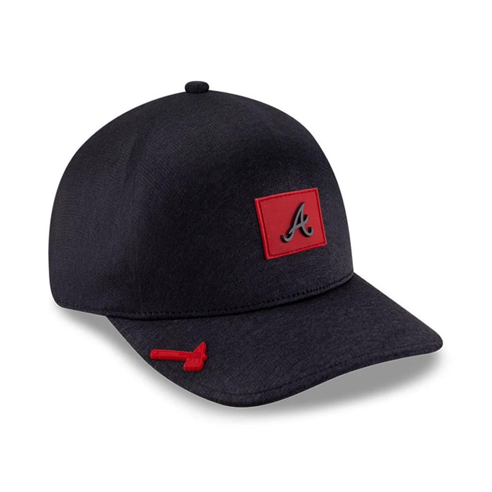Atlanta Braves MLB Clubhouse Navy New Era 39THIRTY Infinity Stretch Fit Cap, three-quarter view showing a raised black and red A logo on the red front patch and a red logo on the navy curved visor.