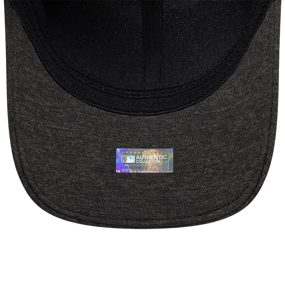 Pictured is this MLB Clubhouse Arizona Diamondbacks 39THIRTY Infinity Stretch Fit cap in black. 7