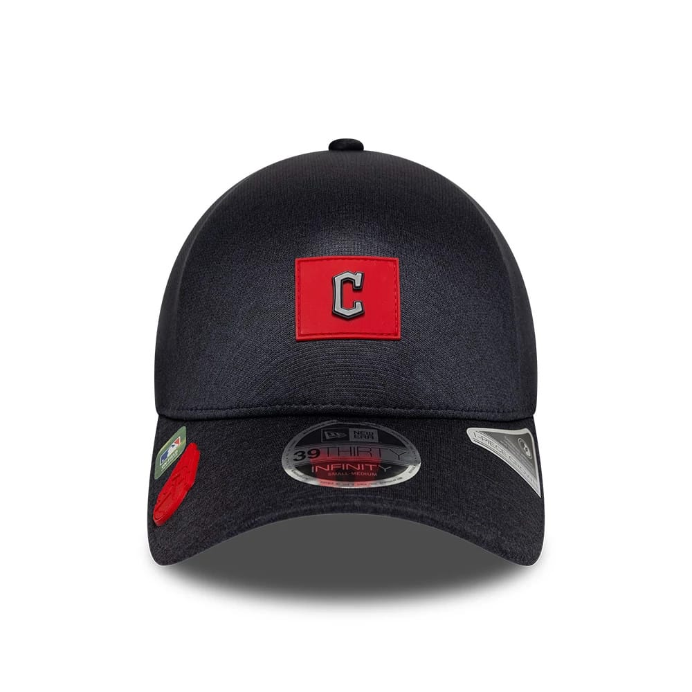Cleveland Guardians MLB Clubhouse Navy New Era 39THIRTY Infinity Stretch Fit Cap, front view showing a red embroidered C logo on a structured navy crown, with a silver 39THIRTY size sticker and Infinity branding on the curved visor.