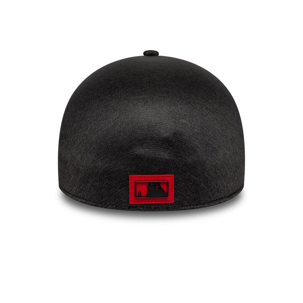 Cincinnati Reds MLB Clubhouse Black New Era 39THIRTY Infinity Stretch Fit Cap, rear view showing the black MLB Batterman logo with a red border positioned low on the structured black crown.