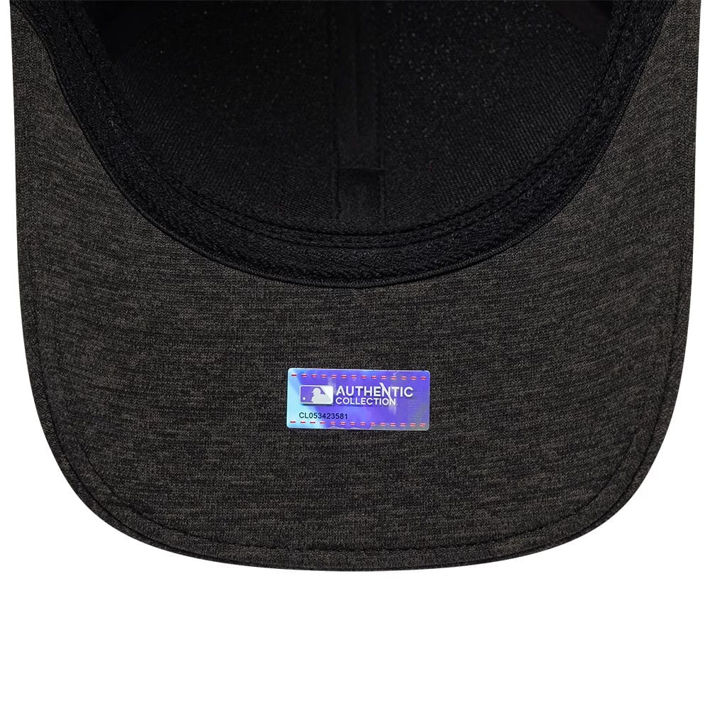 Pictured is this MLB Clubhouse Cincinnati Black 39THIRTY Infinity Stretch Fit cap in red. 7
