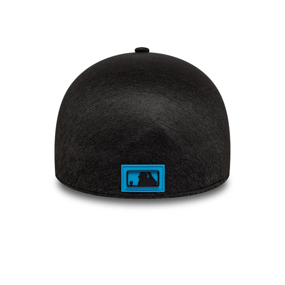 Miami Marlins MLB Clubhouse Black New Era 39THIRTY Infinity Stretch Fit Cap, rear view showing the blue and black embroidered MLB Batterman logo at the centre, contrasted against the black crown.