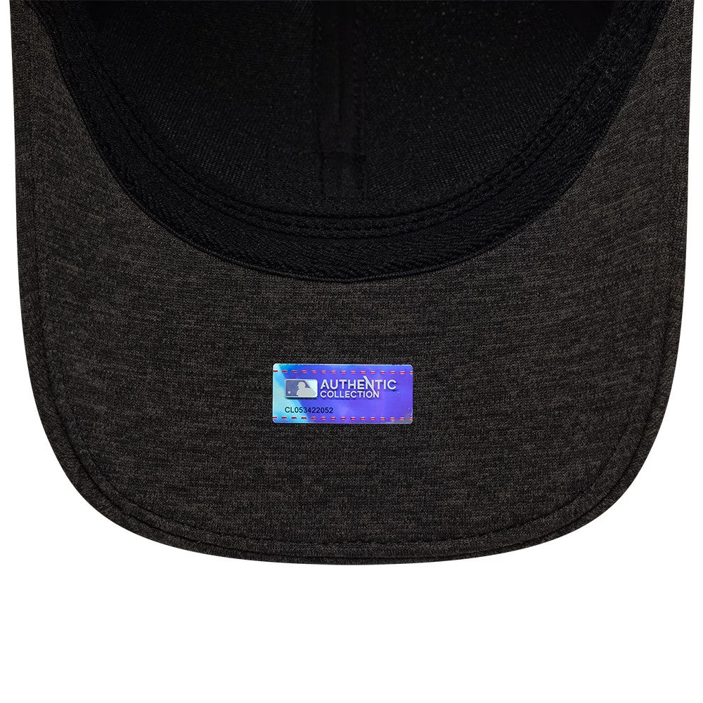 San Francisco Giants MLB Clubhouse Black New Era 39THIRTY Infinity Stretch Fit Cap, inside view showing the black sweatband and dark undervisor with an MLB Authentic Collection sticker at the centre.