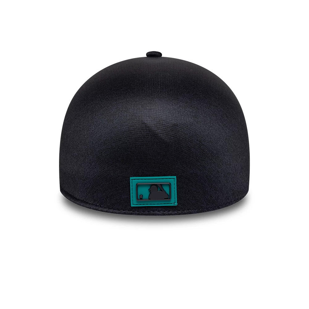 Seattle Mariners MLB Clubhouse Navy New Era 39THIRTY Infinity Stretch Fit Cap, rear view showing a teal and black MLB Batterman logo at the centre base of the structured navy crown.