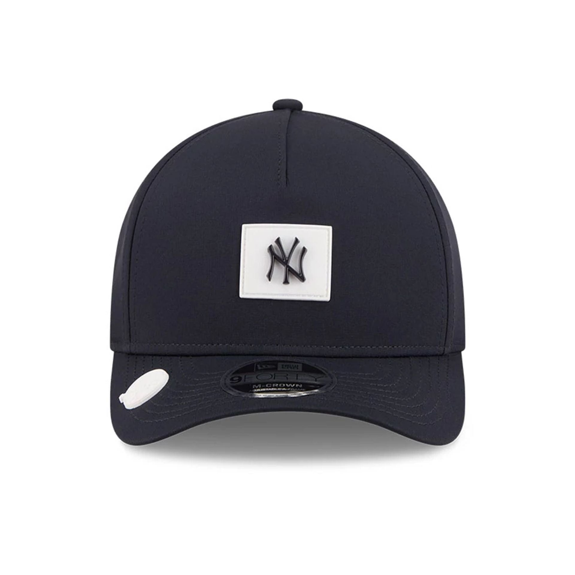 Pictured is this MLB Clubhouse New York Yankees 9FORTY M-Crown A-Frame cap in navy. 2
