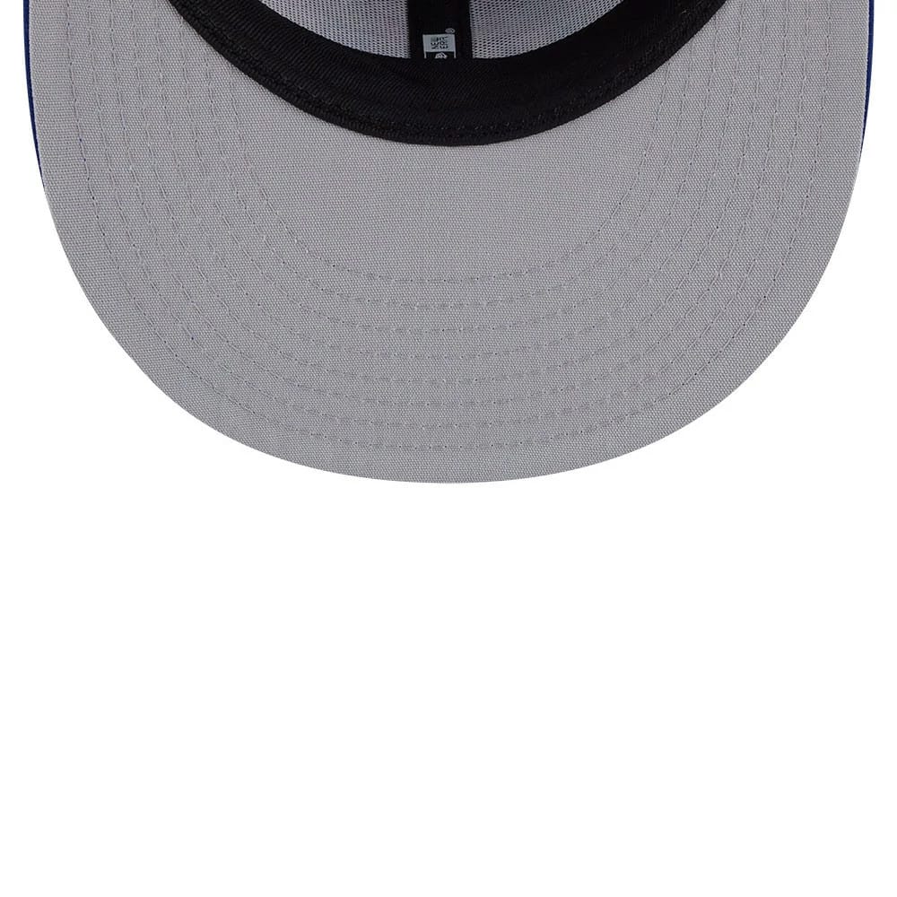 Pictured is this MLB Leaves New York Mets 59FIFTY Fitted cap in blue. 2