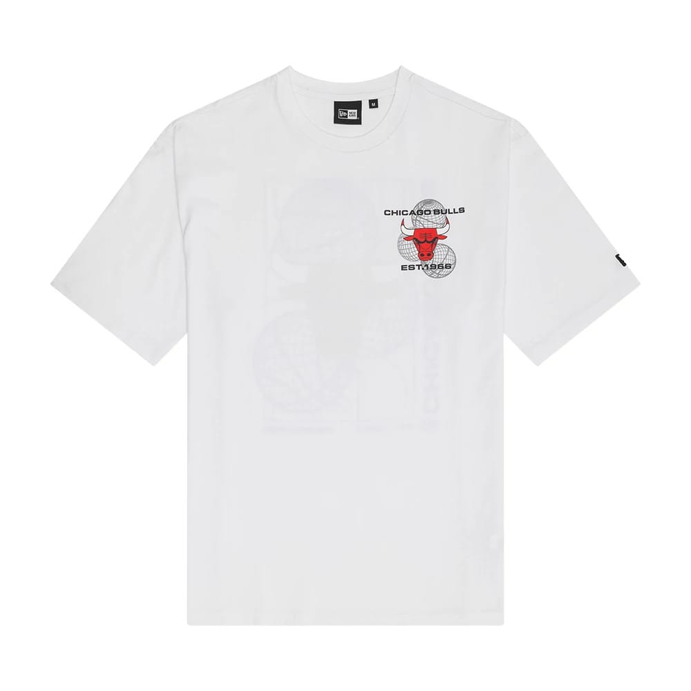 The Male model is wearing Chicago Bulls NBA Heritage Script White Oversized T-Shirt 2
