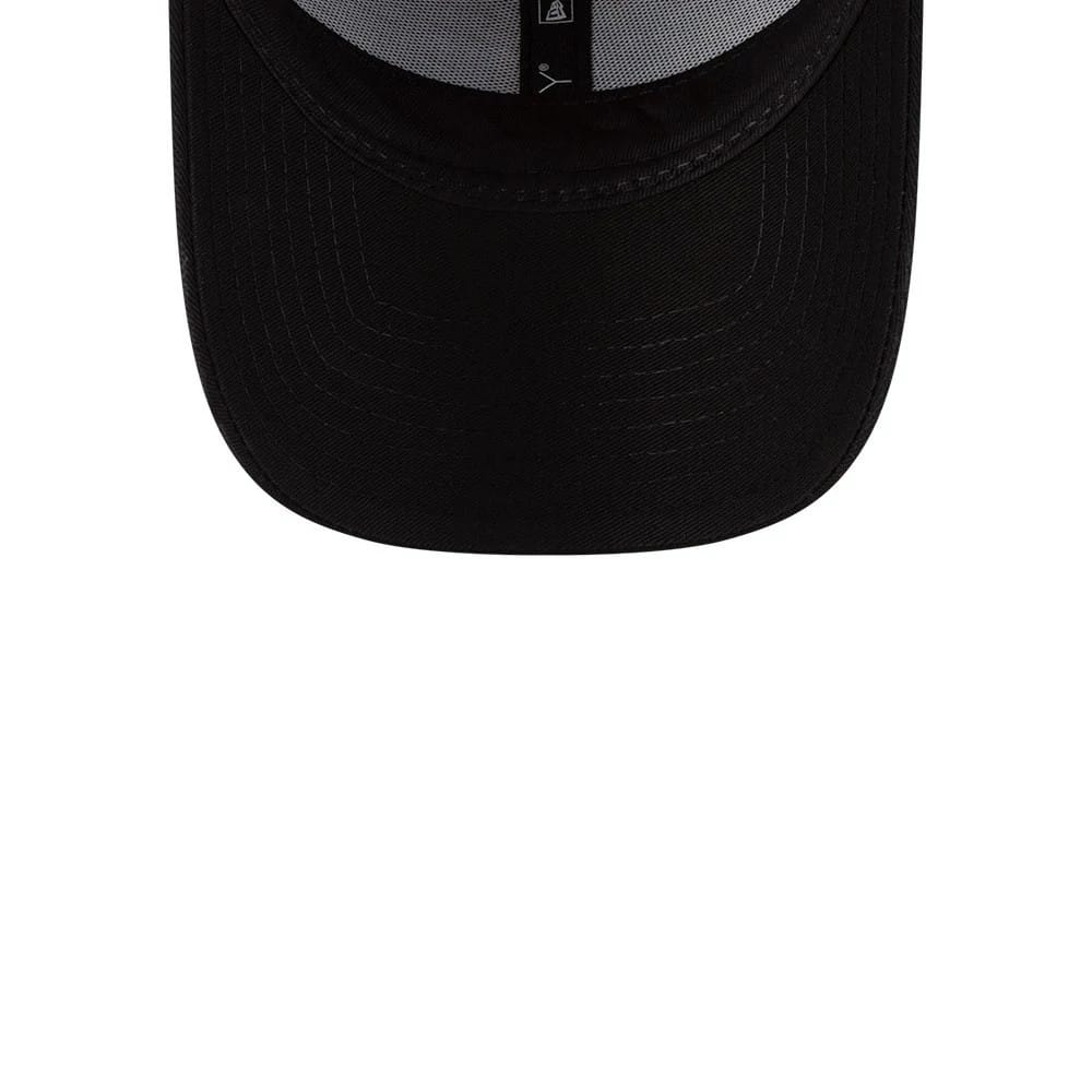 Pictured is this One Piece Straw Hat Pirates 9FORTY cap in black. 7