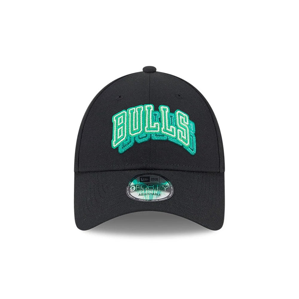 Chicago Bulls NBA Neon Black New Era 9FORTY Adjustable Cap, front view showing the bright green embroidered BULLS logo on the black front panel with a 9FORTY size sticker on the slightly curved visor.