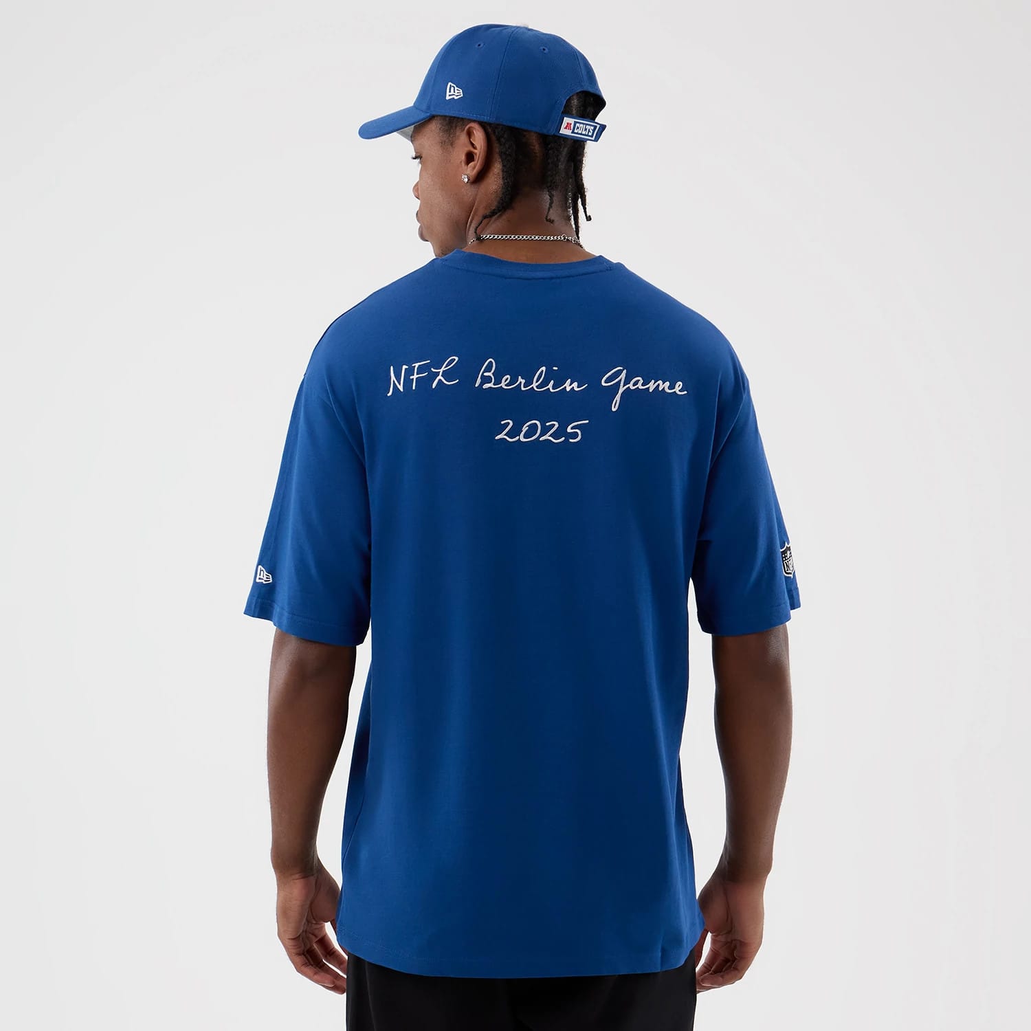 The Male model is wearing Indianapolis Colts NFL International Series Games Berlin Blue Oversized T-Shirt 2