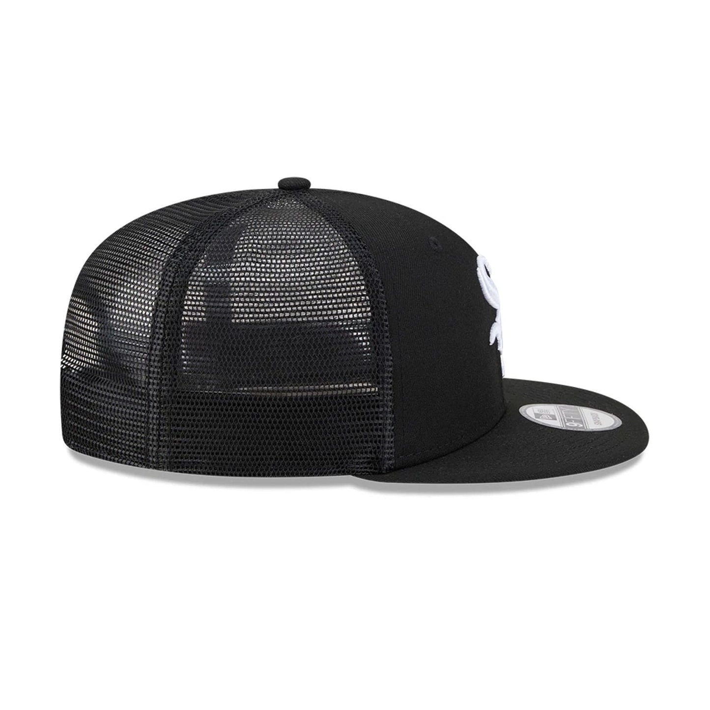 Pictured is this MLB Evergreen Chicago White Sox 9FIFTY Trucker cap in black. 7