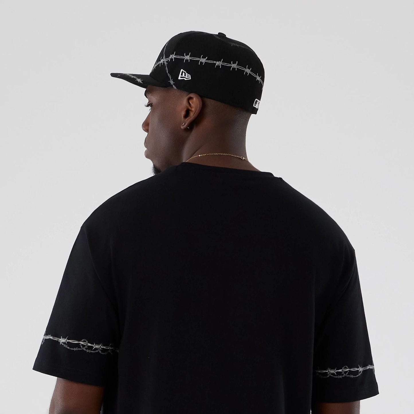 The Male model is wearing New York Yankees MLB Halloween Black Oversized T-Shirt 7